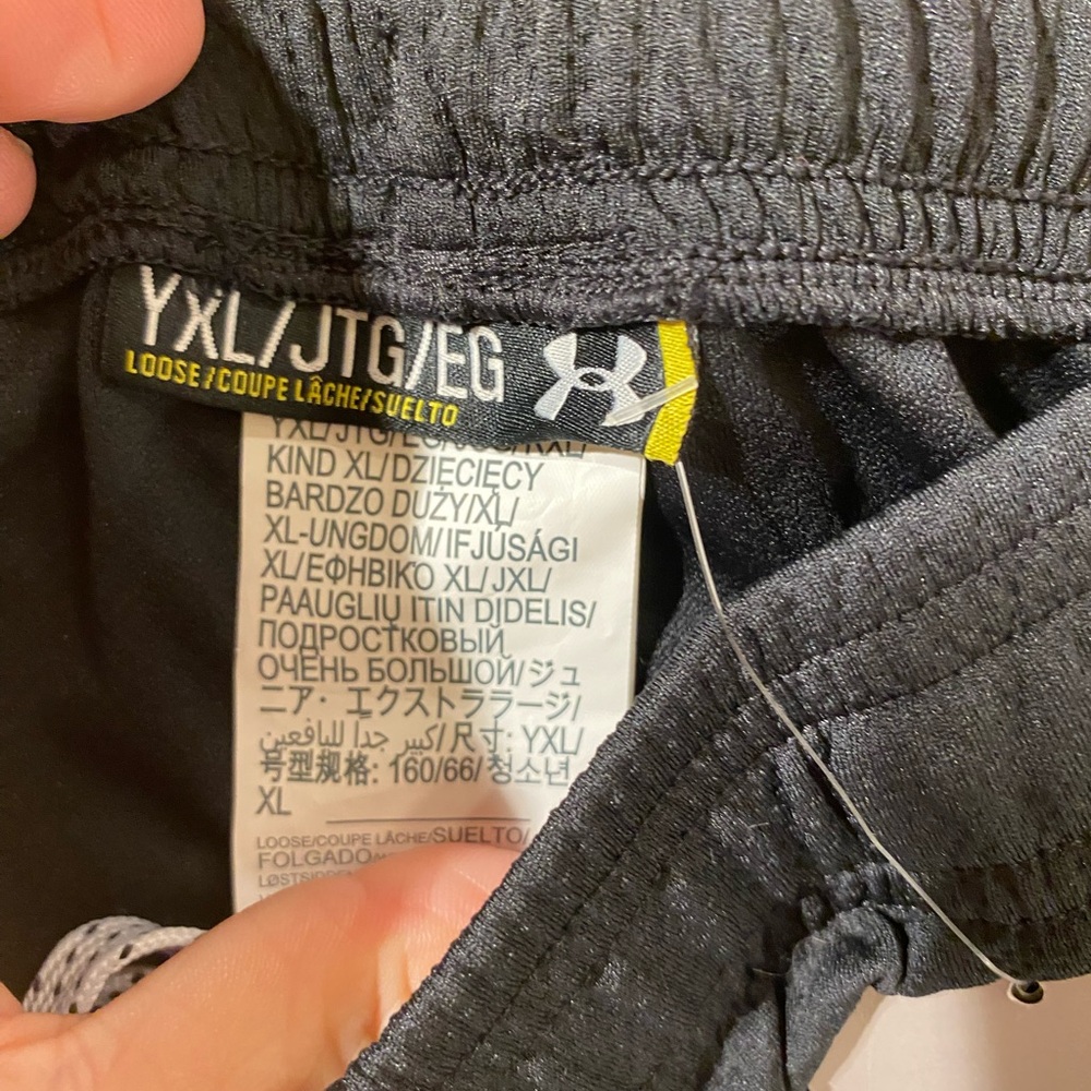 Under Armour Black and Gray Athletic Pants YXL (OV) - Picture 8 of 11